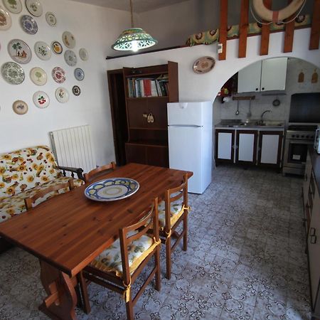 קסטל די טוסה Camere & Case Vacanze Lo Scoglio מראה חיצוני תמונה