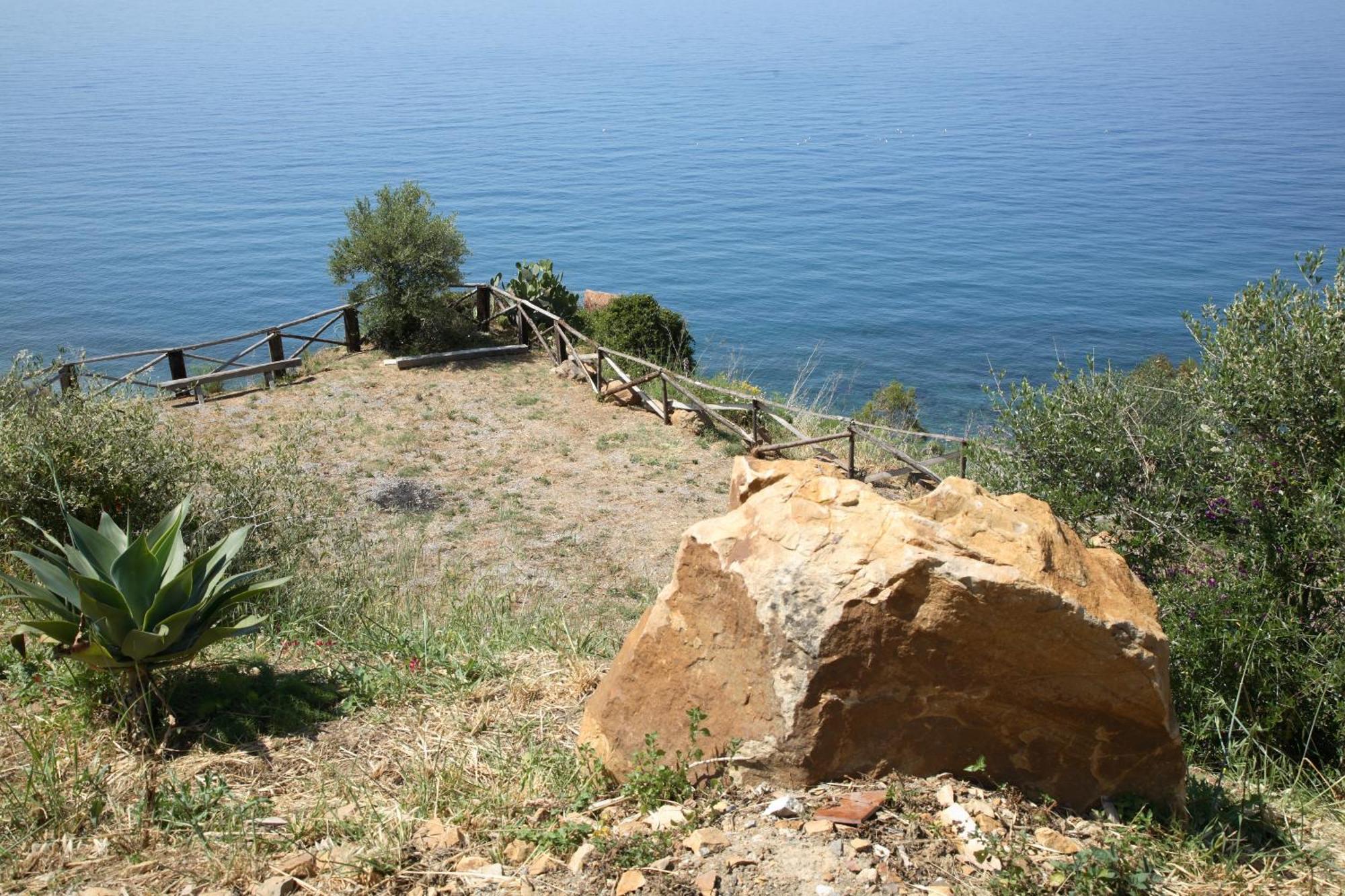 קסטל די טוסה Camere & Case Vacanze Lo Scoglio חדר תמונה