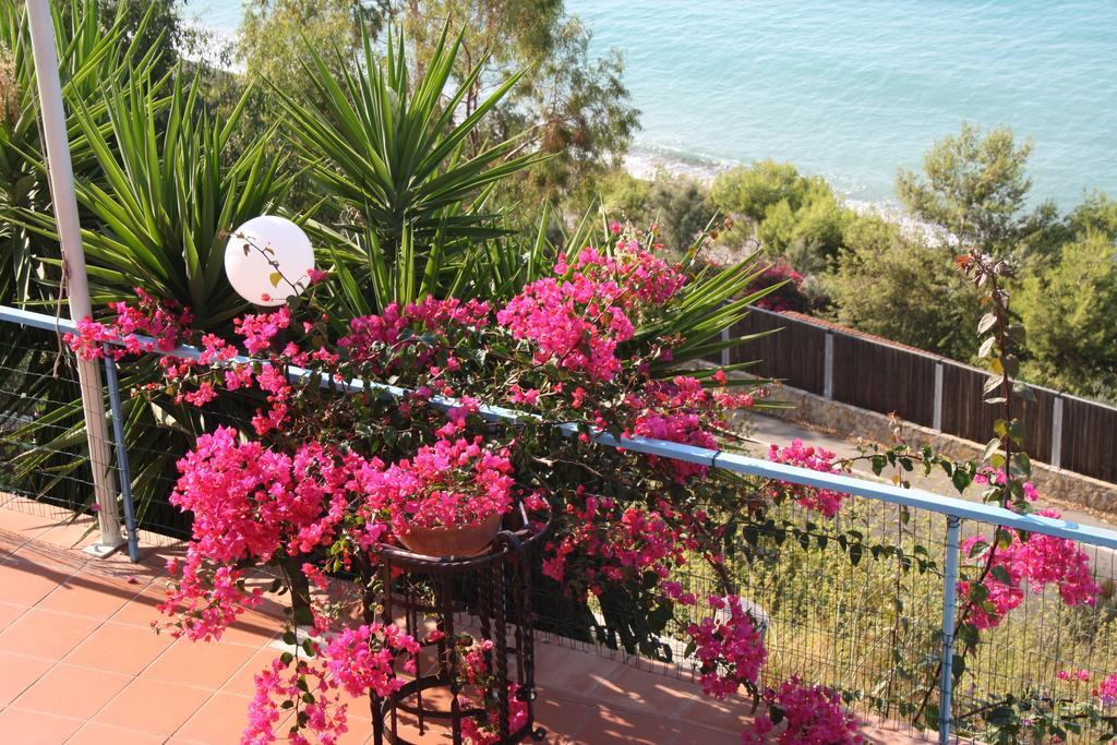 קסטל די טוסה Camere & Case Vacanze Lo Scoglio מראה חיצוני תמונה