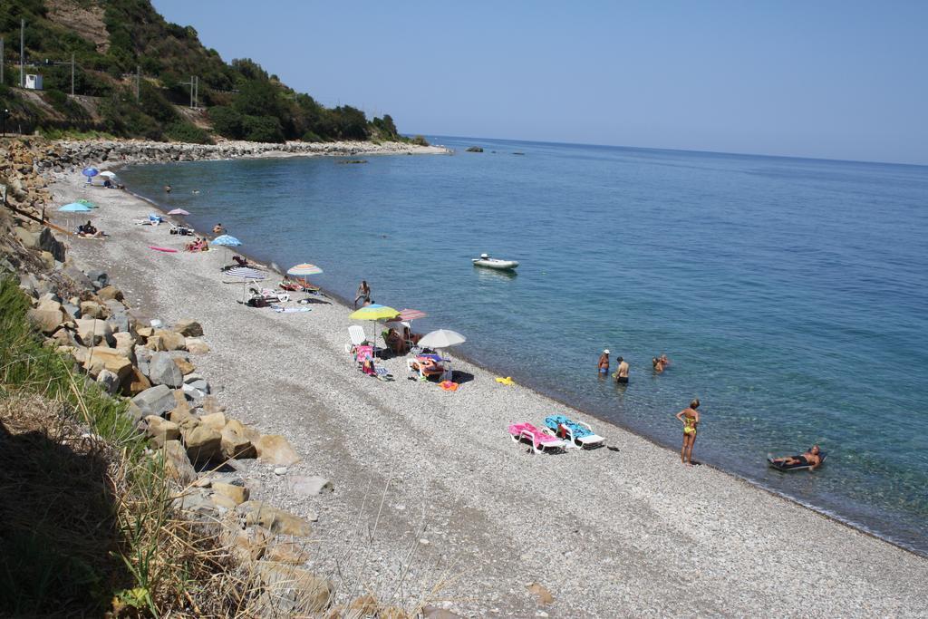 קסטל די טוסה Camere & Case Vacanze Lo Scoglio מראה חיצוני תמונה