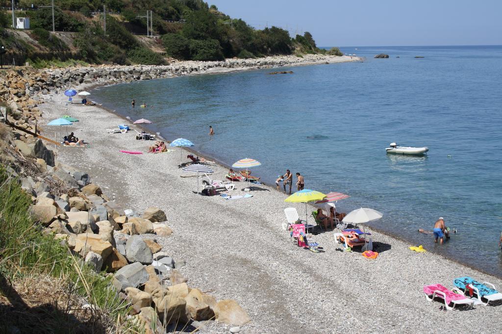 קסטל די טוסה Camere & Case Vacanze Lo Scoglio מראה חיצוני תמונה