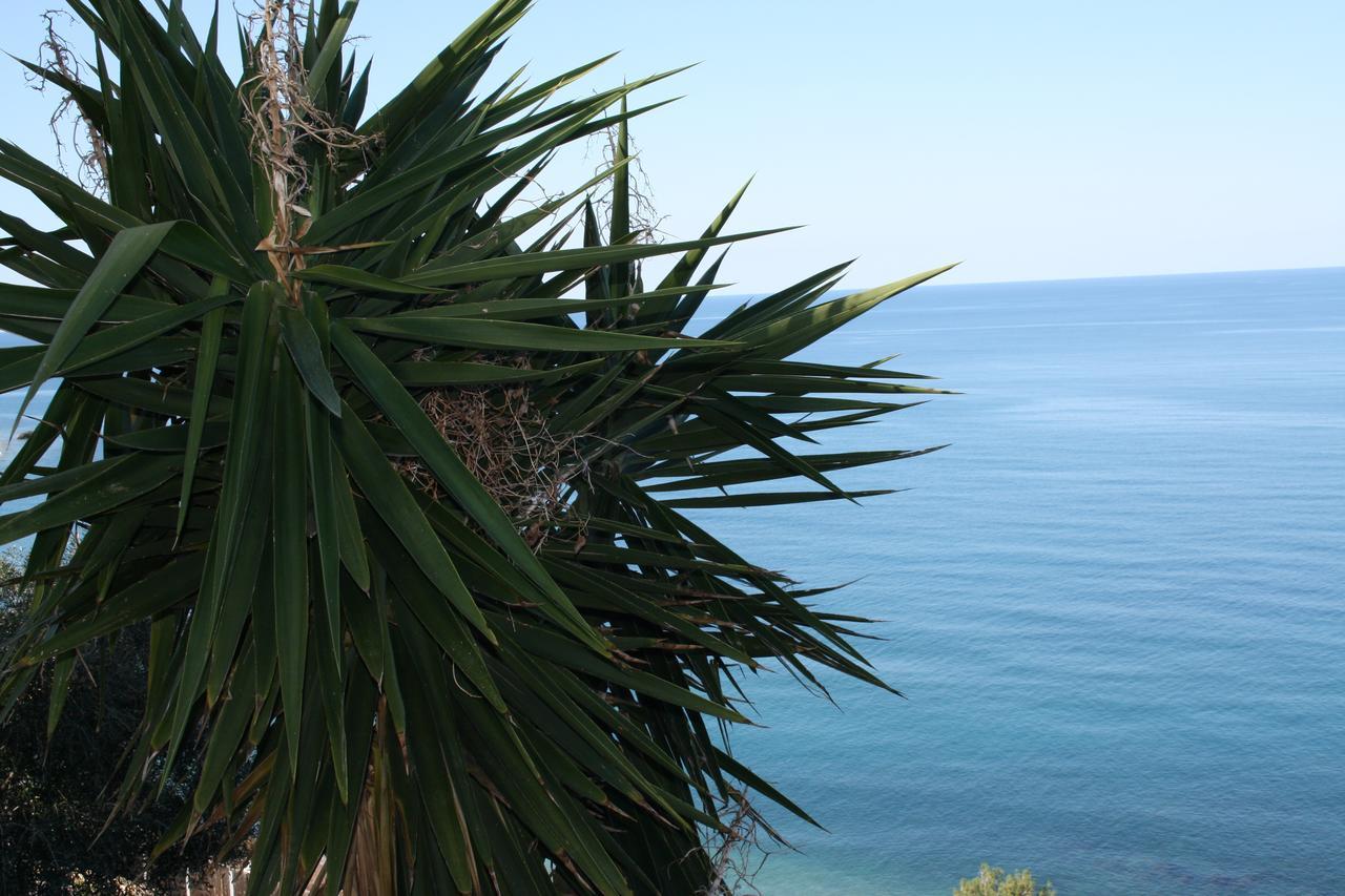 קסטל די טוסה Camere & Case Vacanze Lo Scoglio מראה חיצוני תמונה